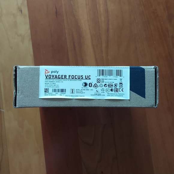 Poly plantronics voyager focus UC headphones NIB - Picture 5 of 7